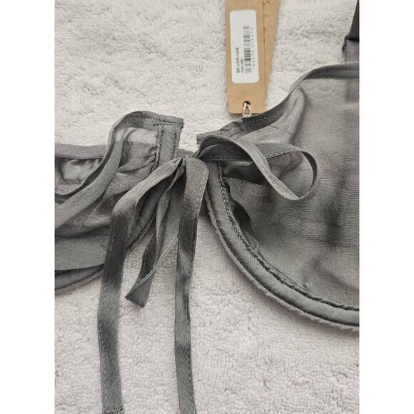 Skims Silk underwire bra Nwt - Picture 3 of 9